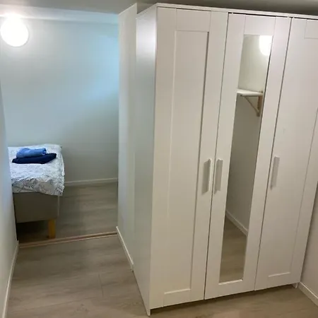 Apartment Modern In Classic House, Close To And Center *