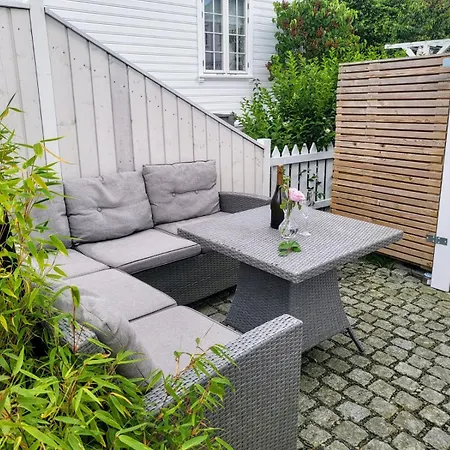 Modern In Classic House, Close To And Center Apartmán *