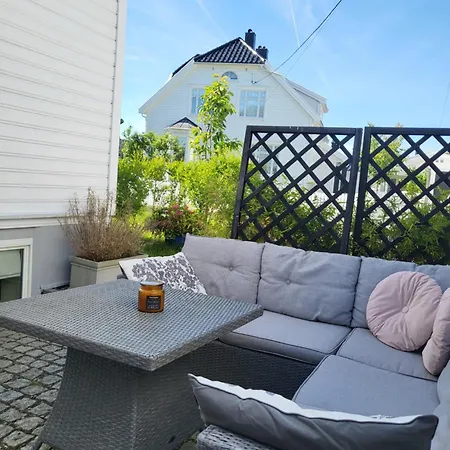 Modern In Classic House, Close To And Center *