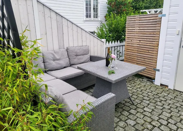 Modern In Classic House, Close To And Center Appartement *